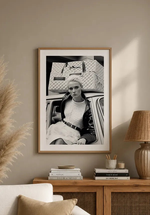 Quadro Mulher no Carro Vintage