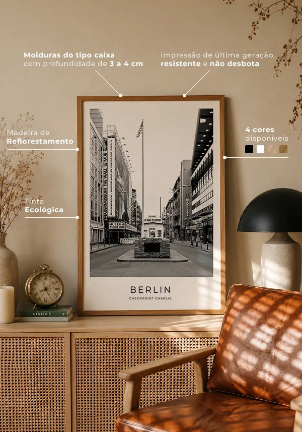 Quadro Decorativo Berlim Checkpoint Charlie no ambiente