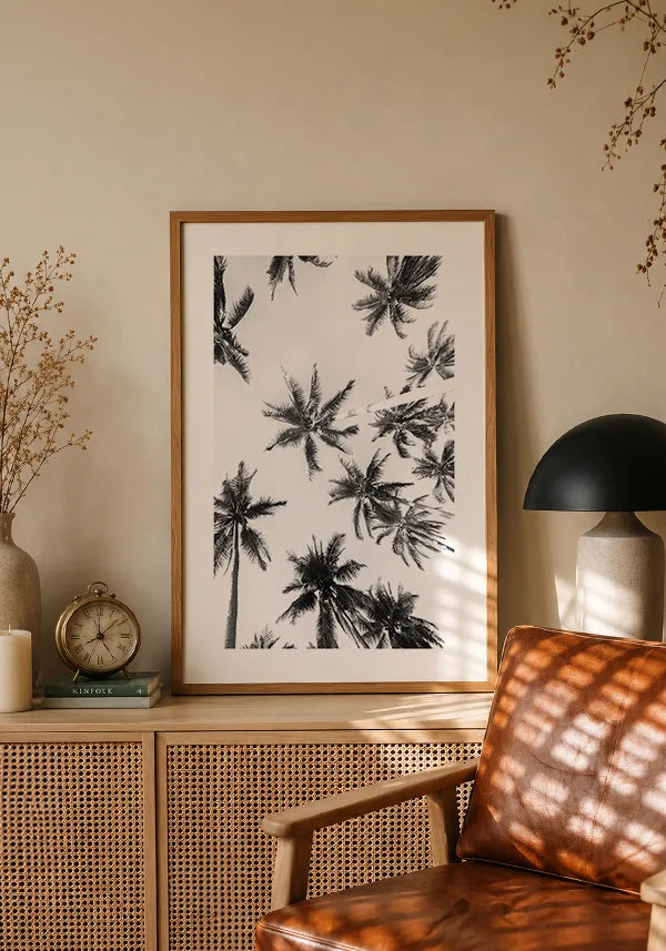 Quadro Coqueiro Preto e Branco com Borda no ambiente